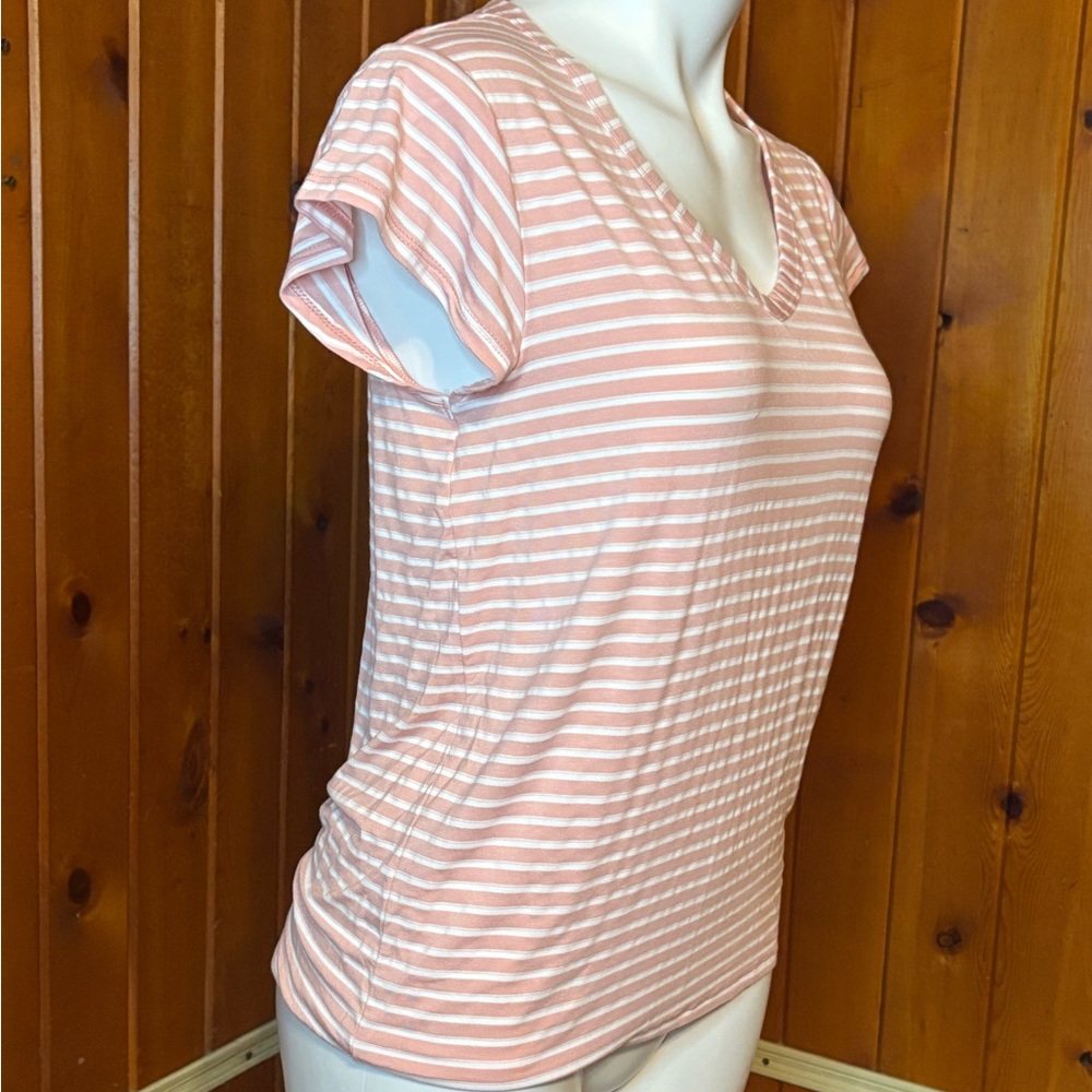 Columbia Women's Xs Pink and White Striped V-Neck Top - Picture 3 of 7